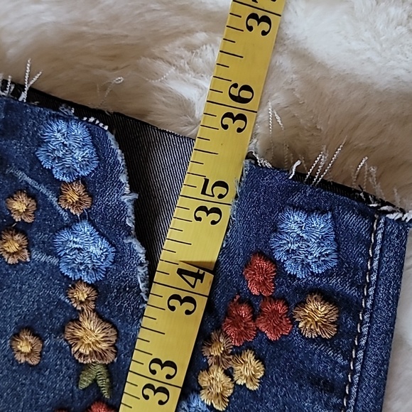 Ultimate Butt Lift Denim - Picture 10 of 12